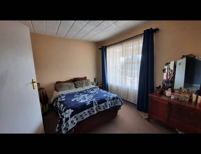 2 BEDROOM APARTMENT FOR SALE IN VAALPARK